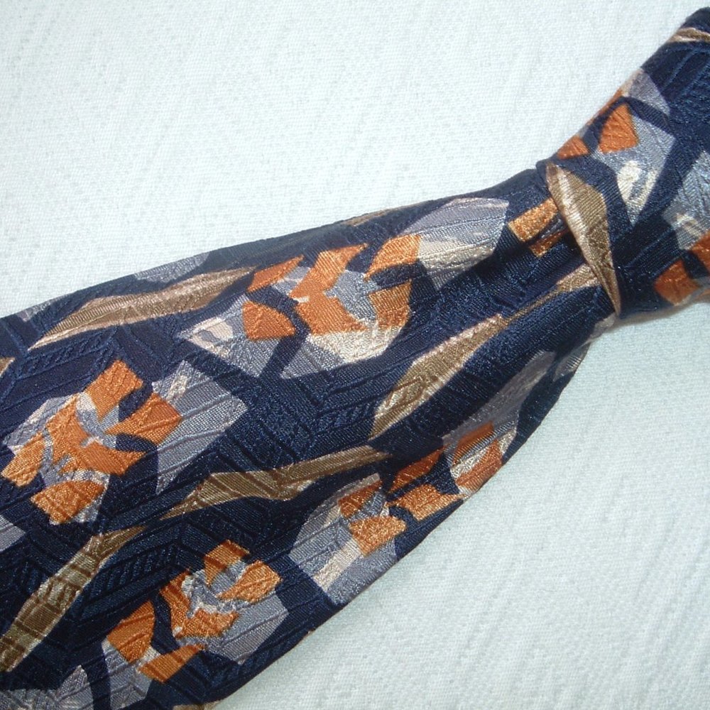 ROBERT TALBOTT navy geometric 100$ silk retro tie art to wear